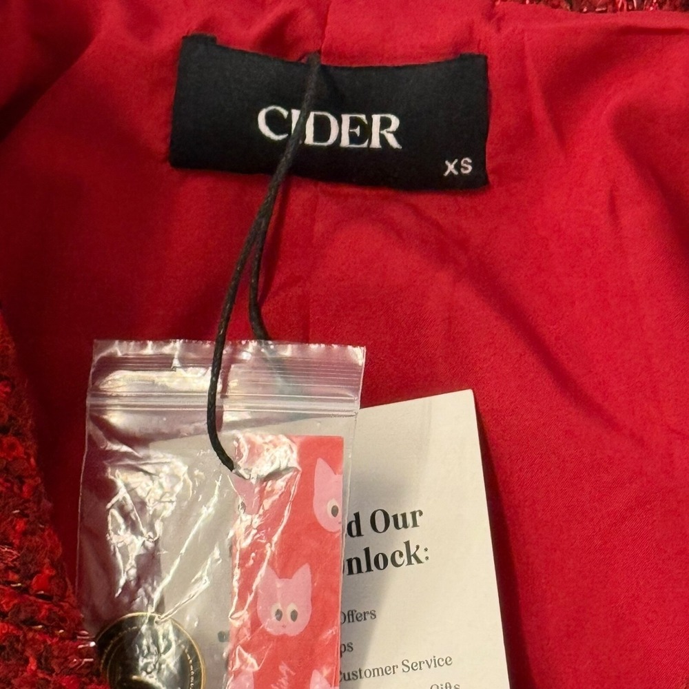 Cider Red Tweed Crop Top - Notched Collar, Slim Fit, Button Detail, Lined - Picture 4 of 8